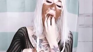 Sweet Betty Parlour pooping on cereals and having scat breakfast ...